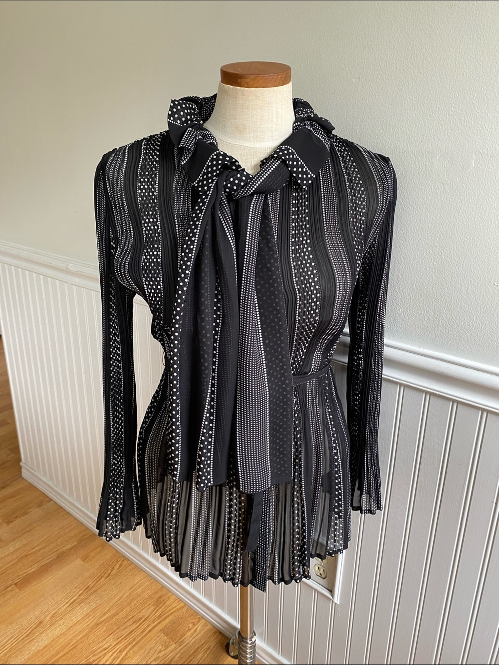 Black Patterned Tie-Neck Women's Blouse